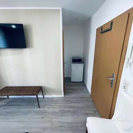 Pensjonat Korfu Uebernachtungen - Parkplatz & Restaurant Chemnitz