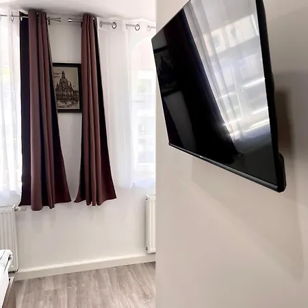 Charmantes Mit Parkplatz & Restaurant